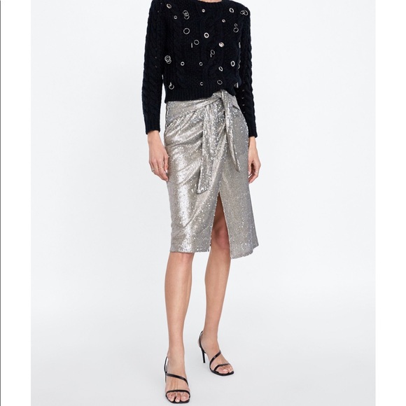 Dresses & Skirts - Zara women sequins knotted skirt